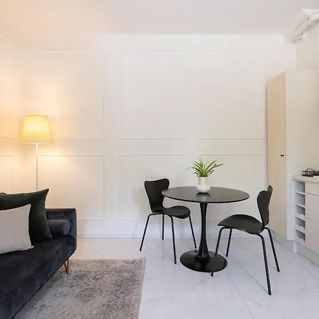 Boutique With Private Parking 아파트